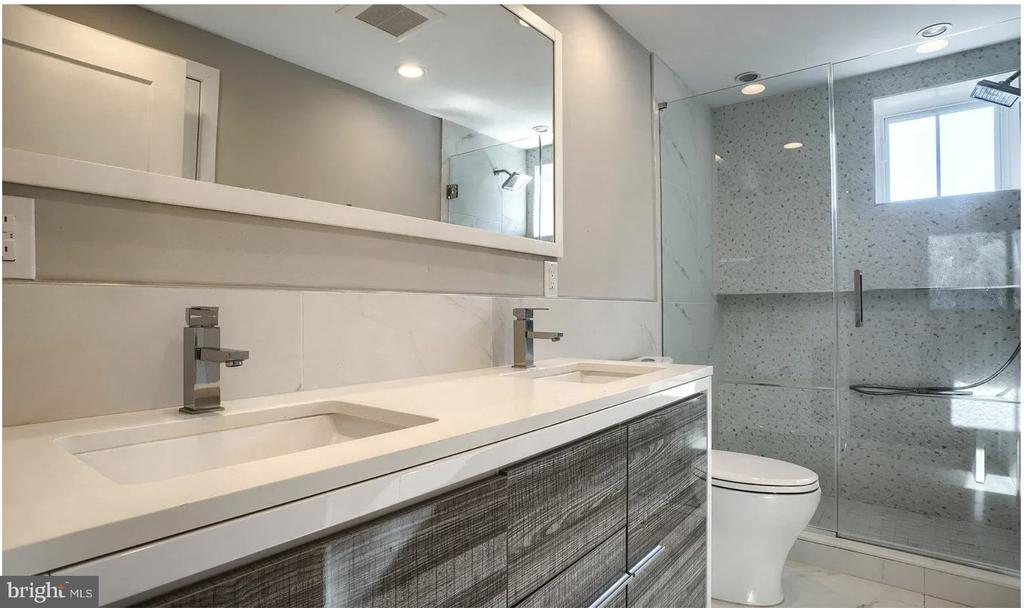 528 S 5TH STREET 2R