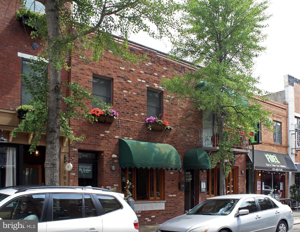 1913-1915 E PASSYUNK AVENUE