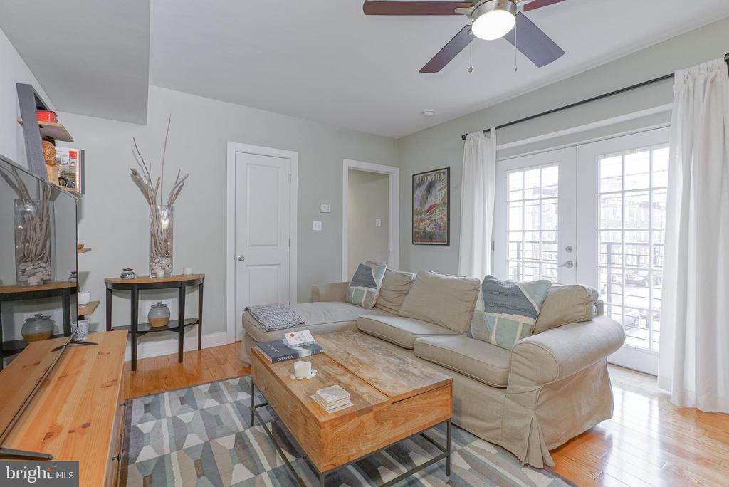 1239 N RANDOLPH STREET 2