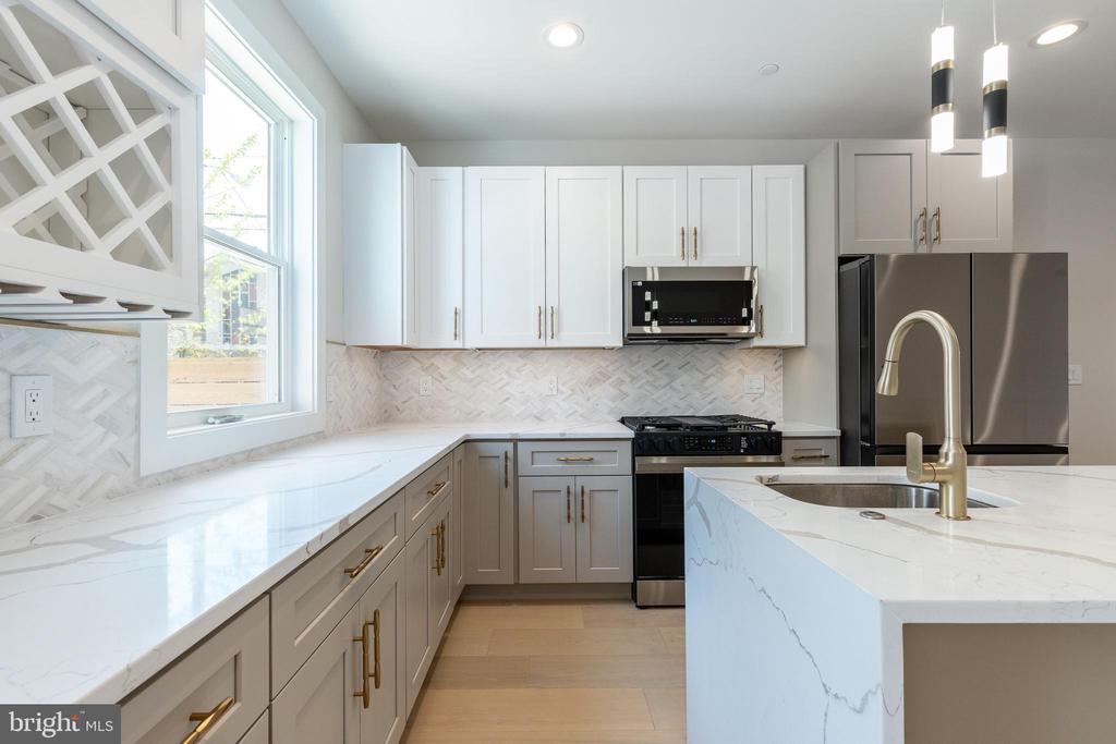 1161 S 19TH STREET