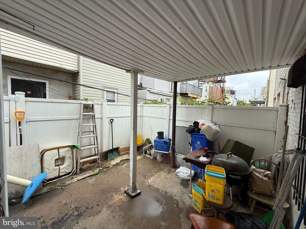 2423 CHRISTIAN STREET