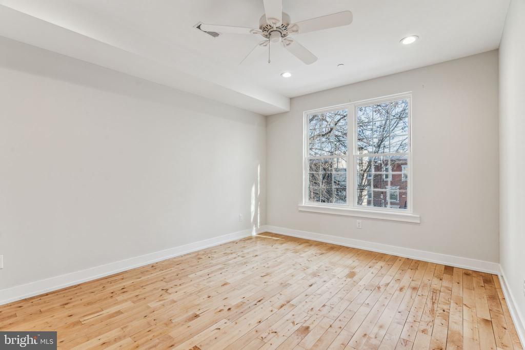 1335 N 30TH STREET