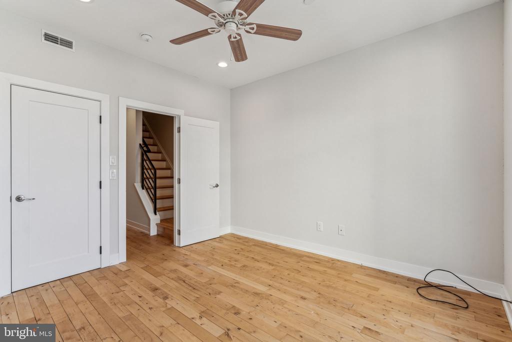 1335 N 30TH STREET