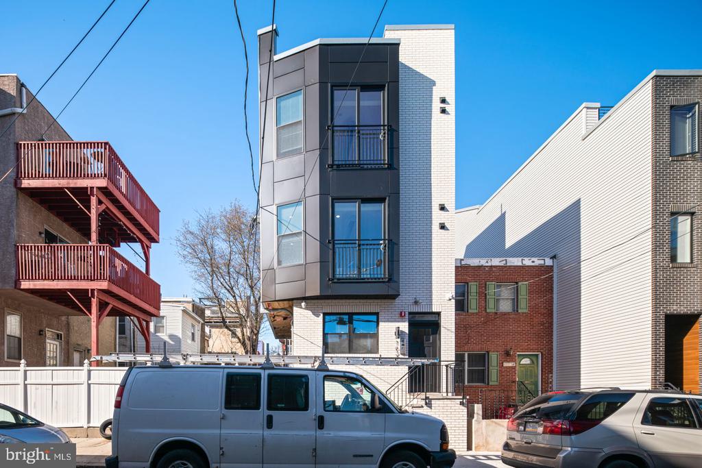 1633 SWAIN STREET 1