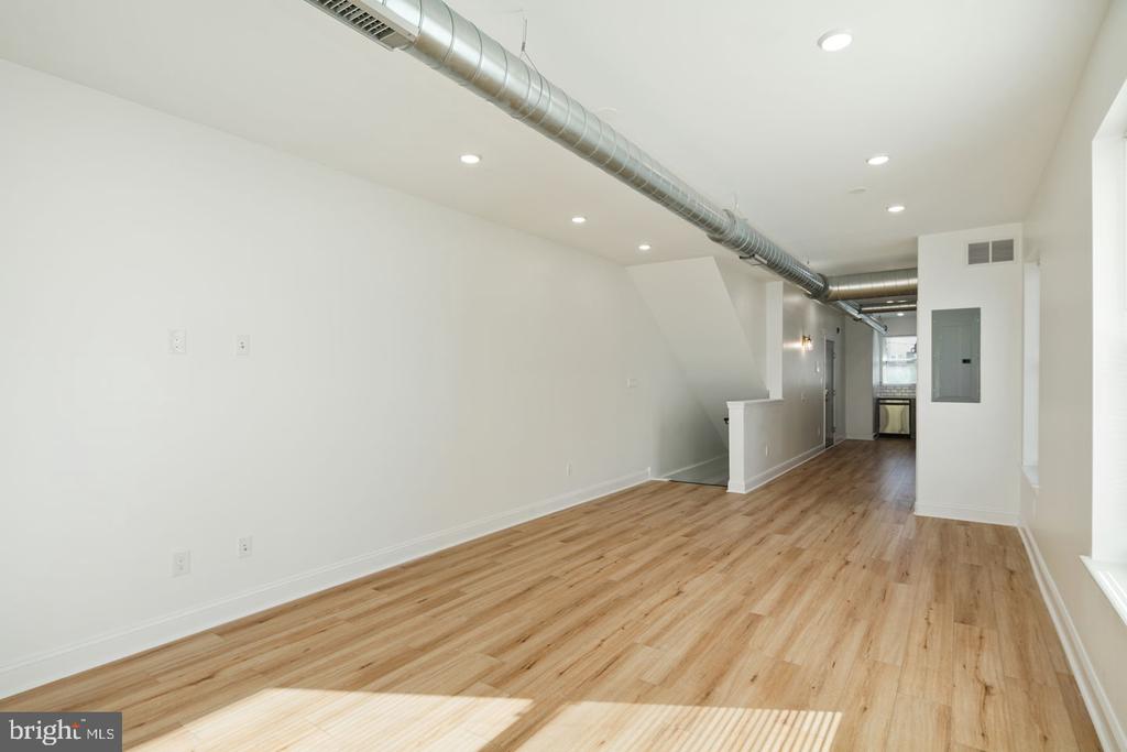 1633 SWAIN STREET 1