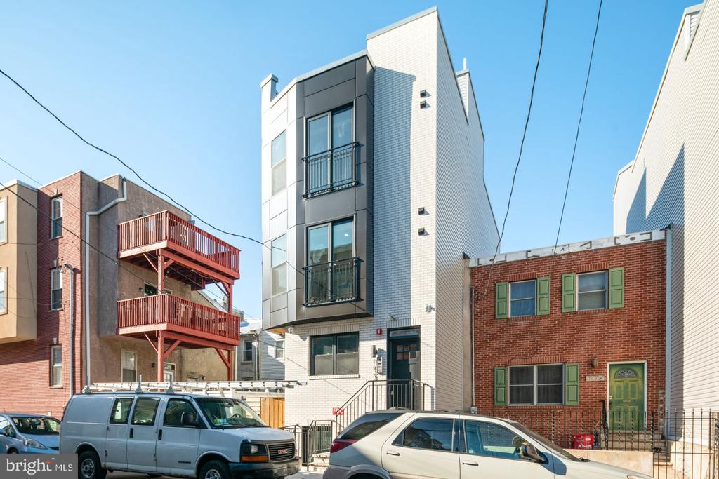 1633 SWAIN STREET 1