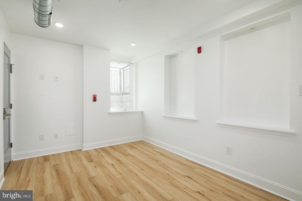 1633 SWAIN STREET 1