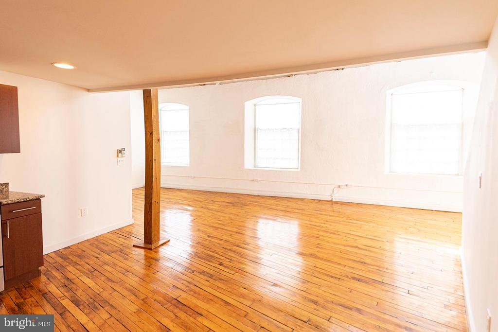 4 LEVERINGTON AVENUE UNIT 309