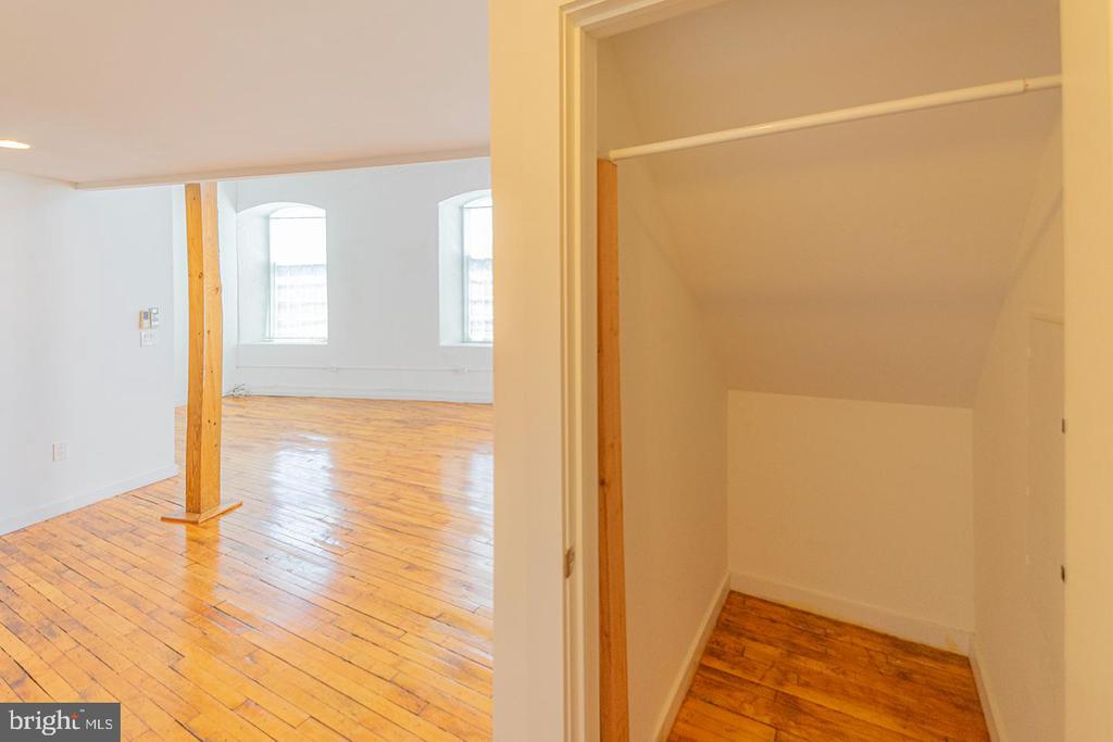 4 LEVERINGTON AVENUE UNIT 309
