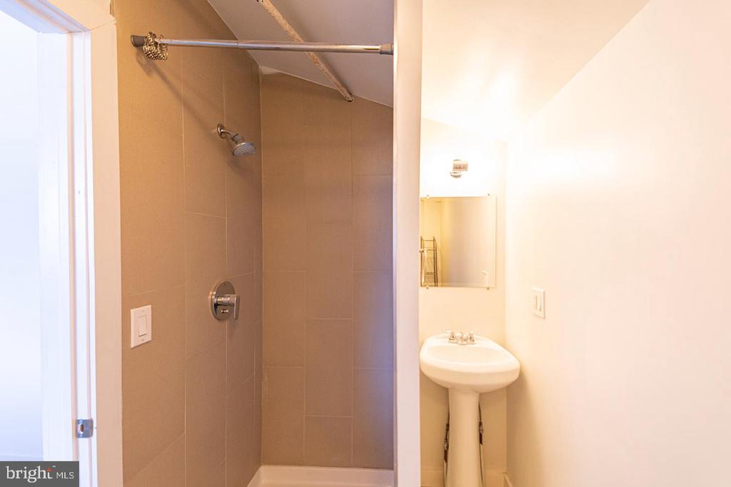 4 LEVERINGTON AVENUE UNIT 309