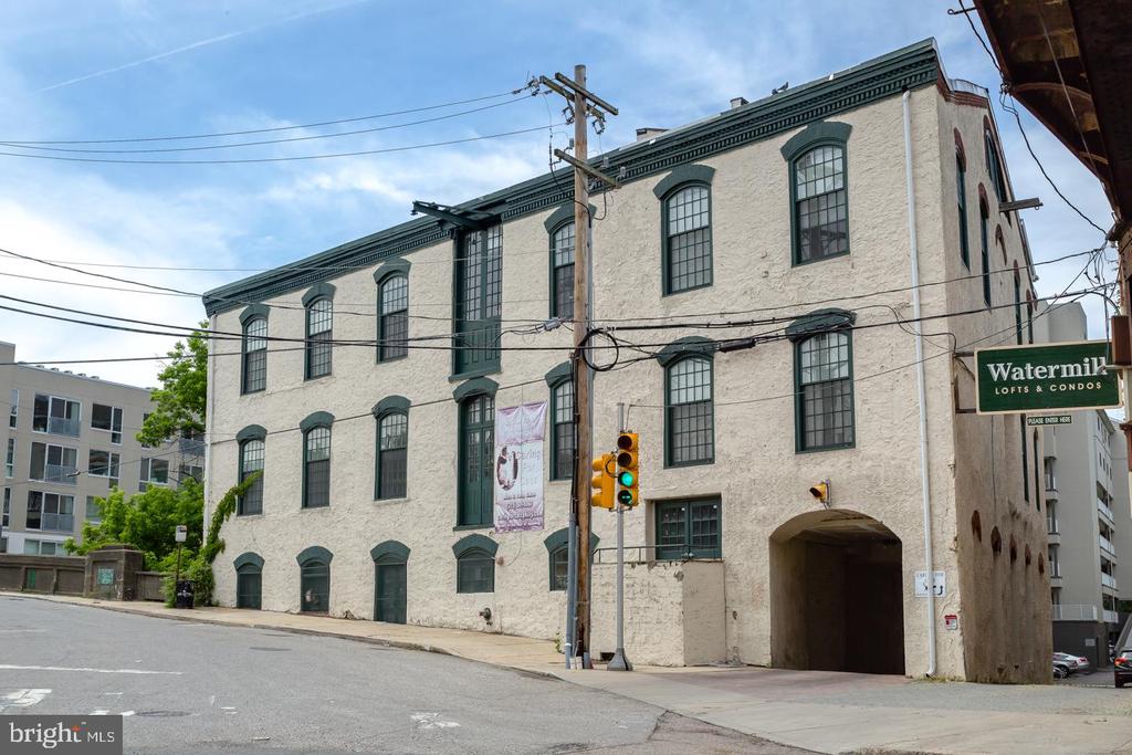 4 LEVERINGTON AVENUE UNIT 309
