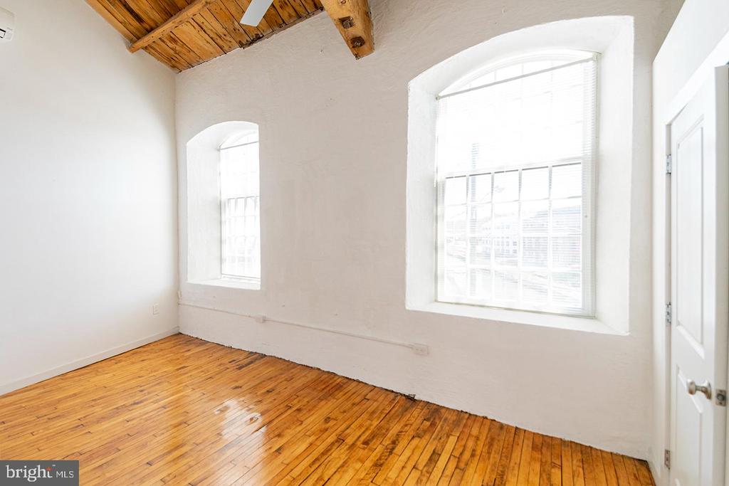 4 LEVERINGTON AVENUE UNIT 309