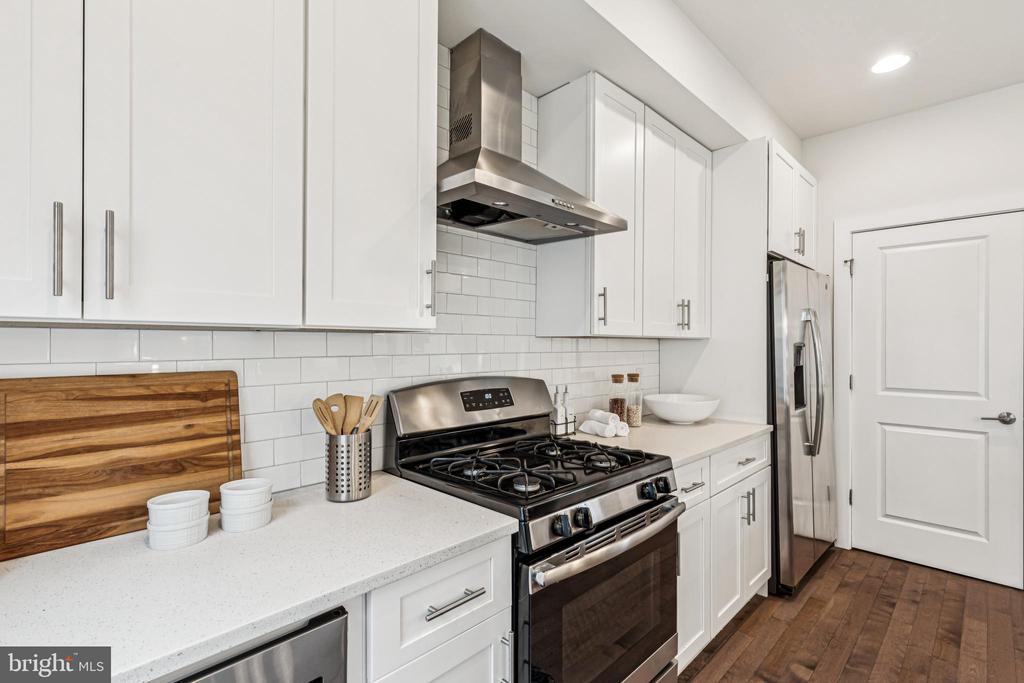 2113 KENSINGTON WALK