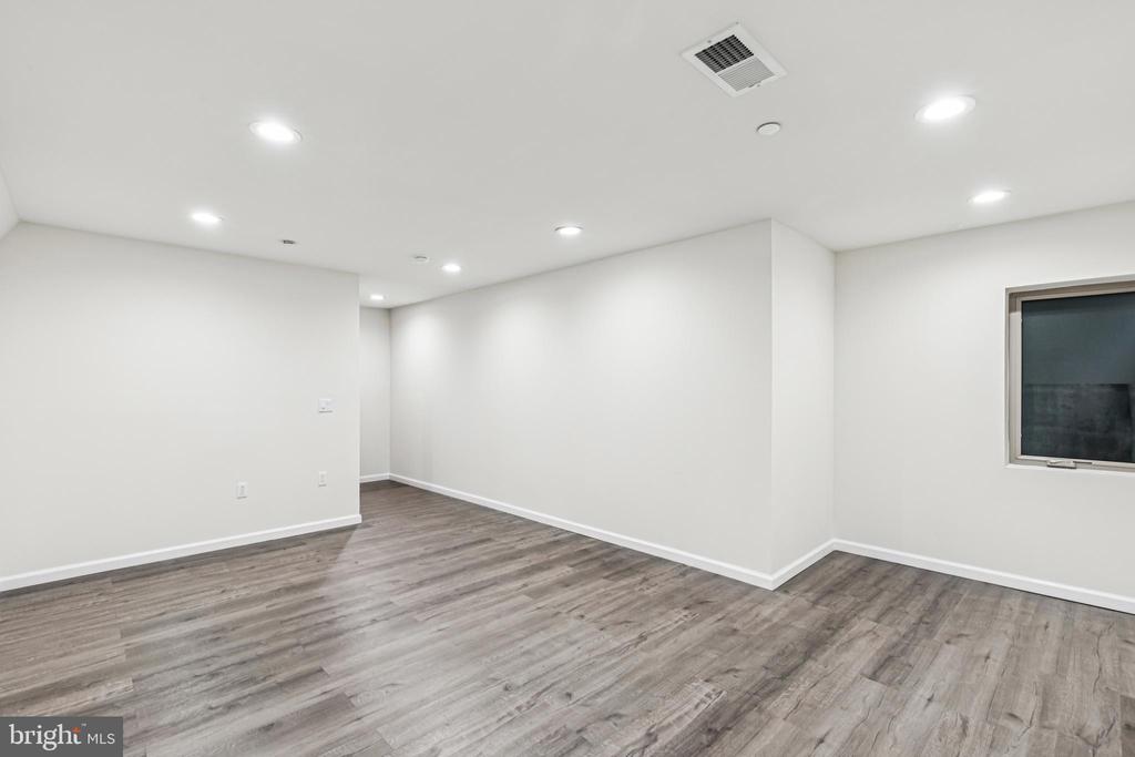 2113 KENSINGTON WALK