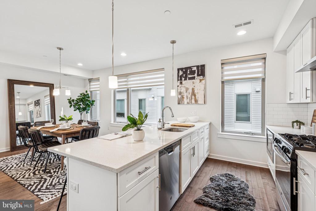 2113 KENSINGTON WALK