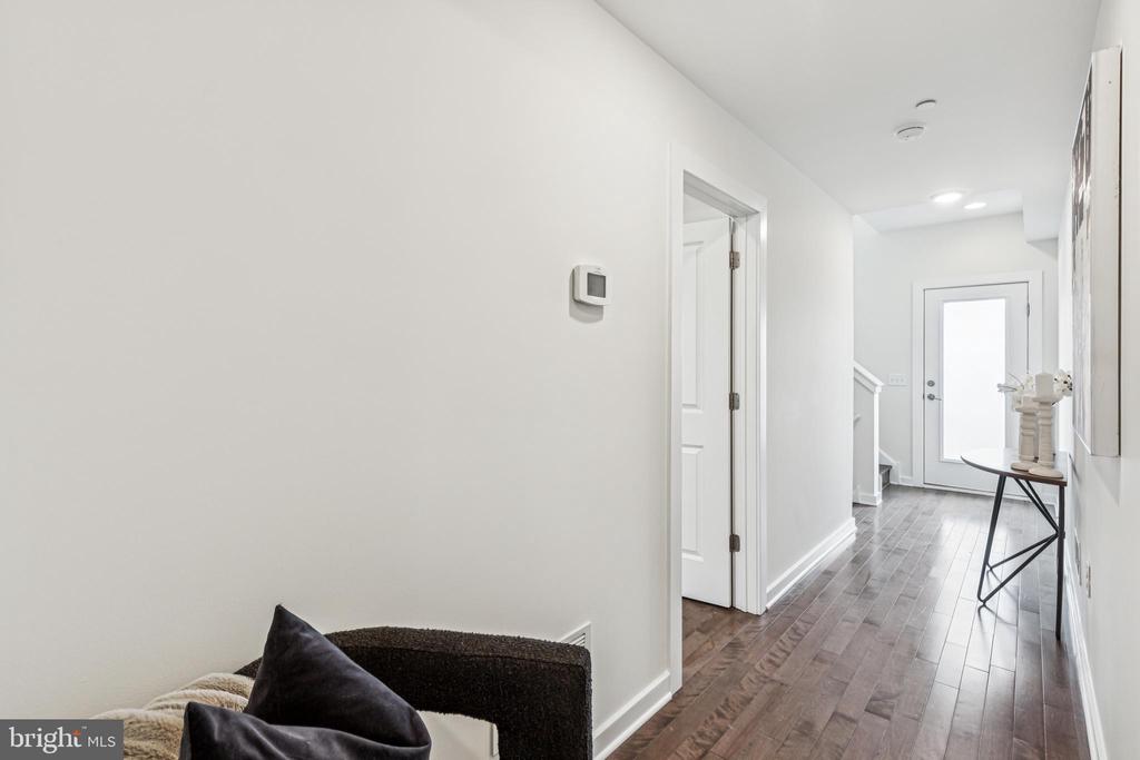 2113 KENSINGTON WALK