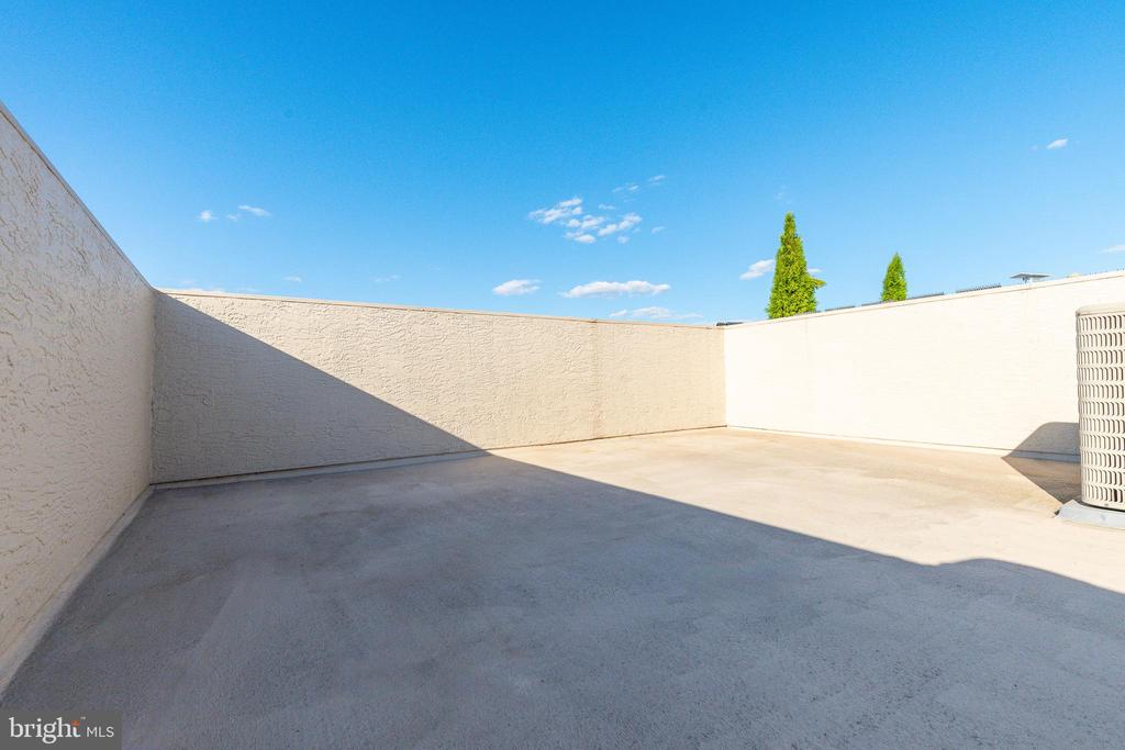 142 W MASTER STREET