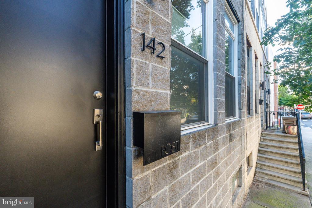 142 W MASTER STREET