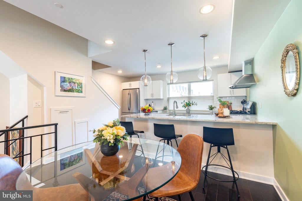 142 W MASTER STREET