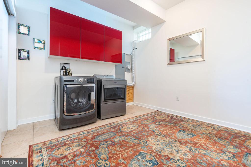 142 W MASTER STREET