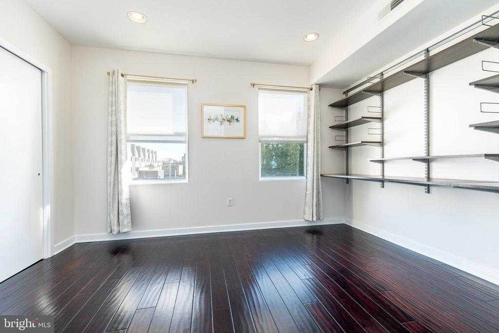142 W MASTER STREET