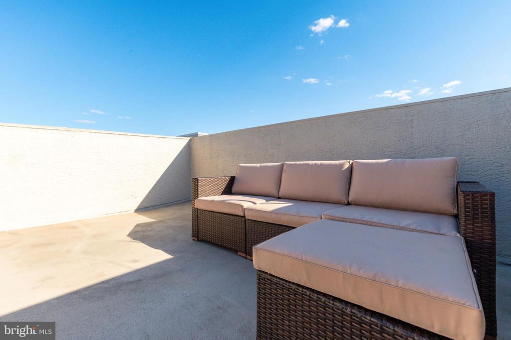 142 W MASTER STREET