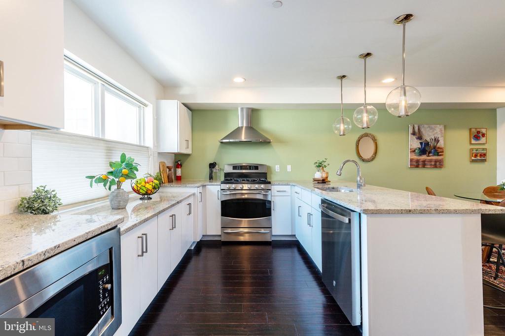 142 W MASTER STREET