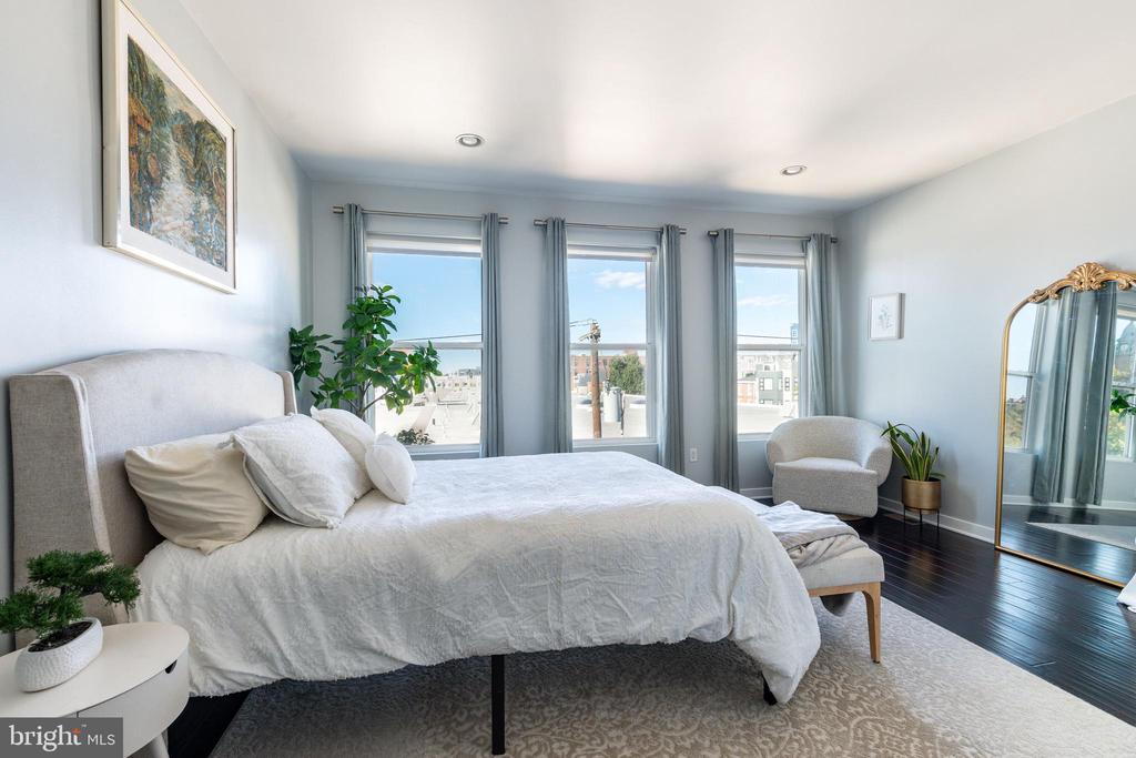 142 W MASTER STREET