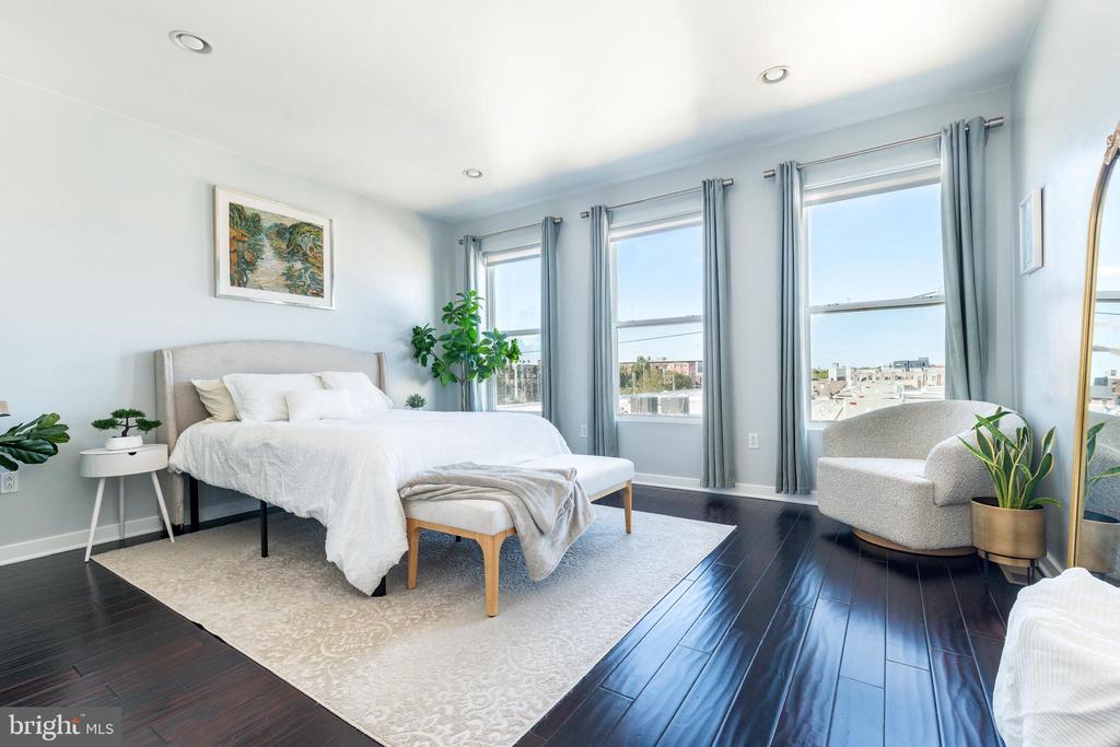 142 W MASTER STREET