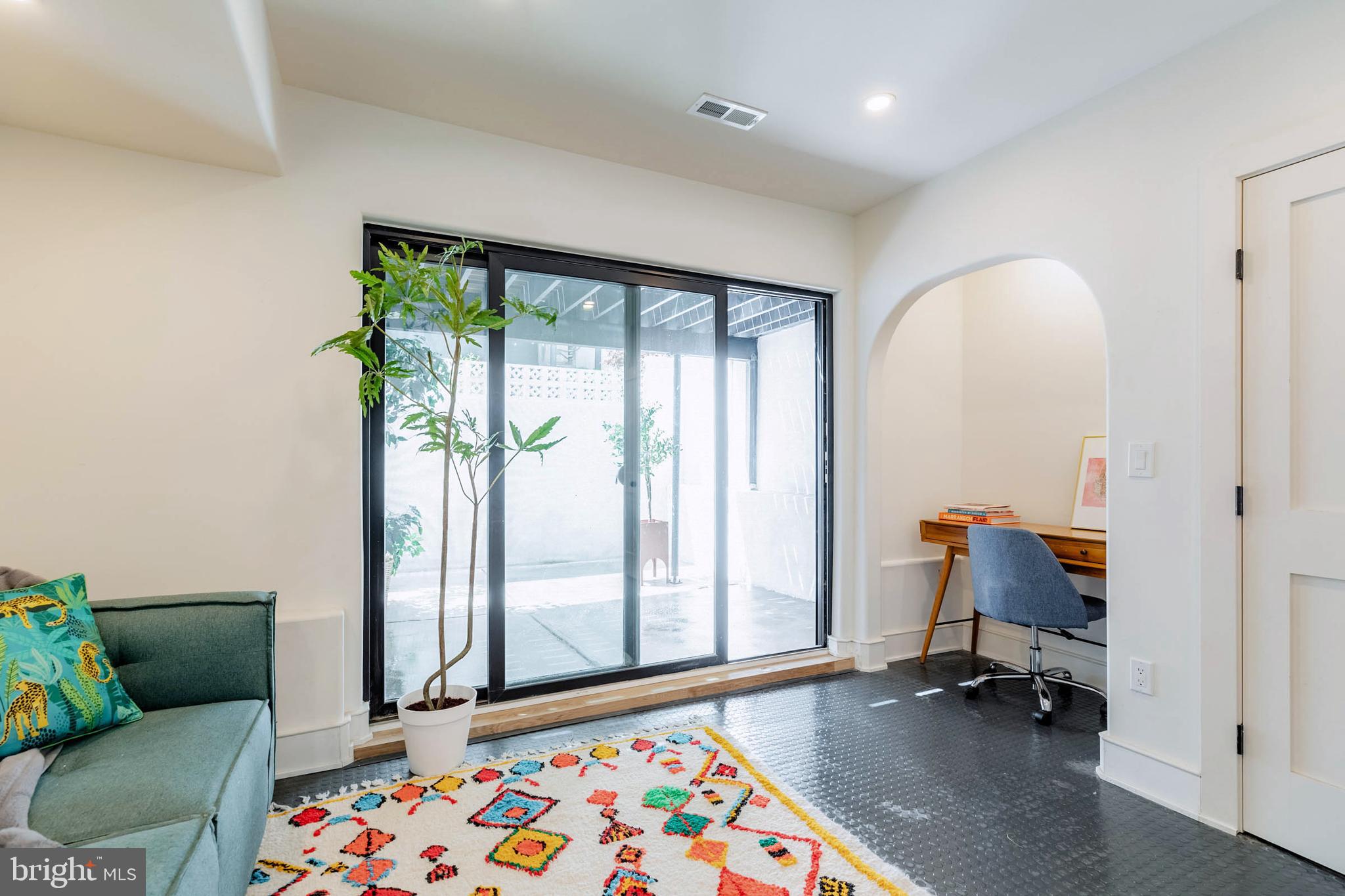 1714 MONTROSE STREET 4