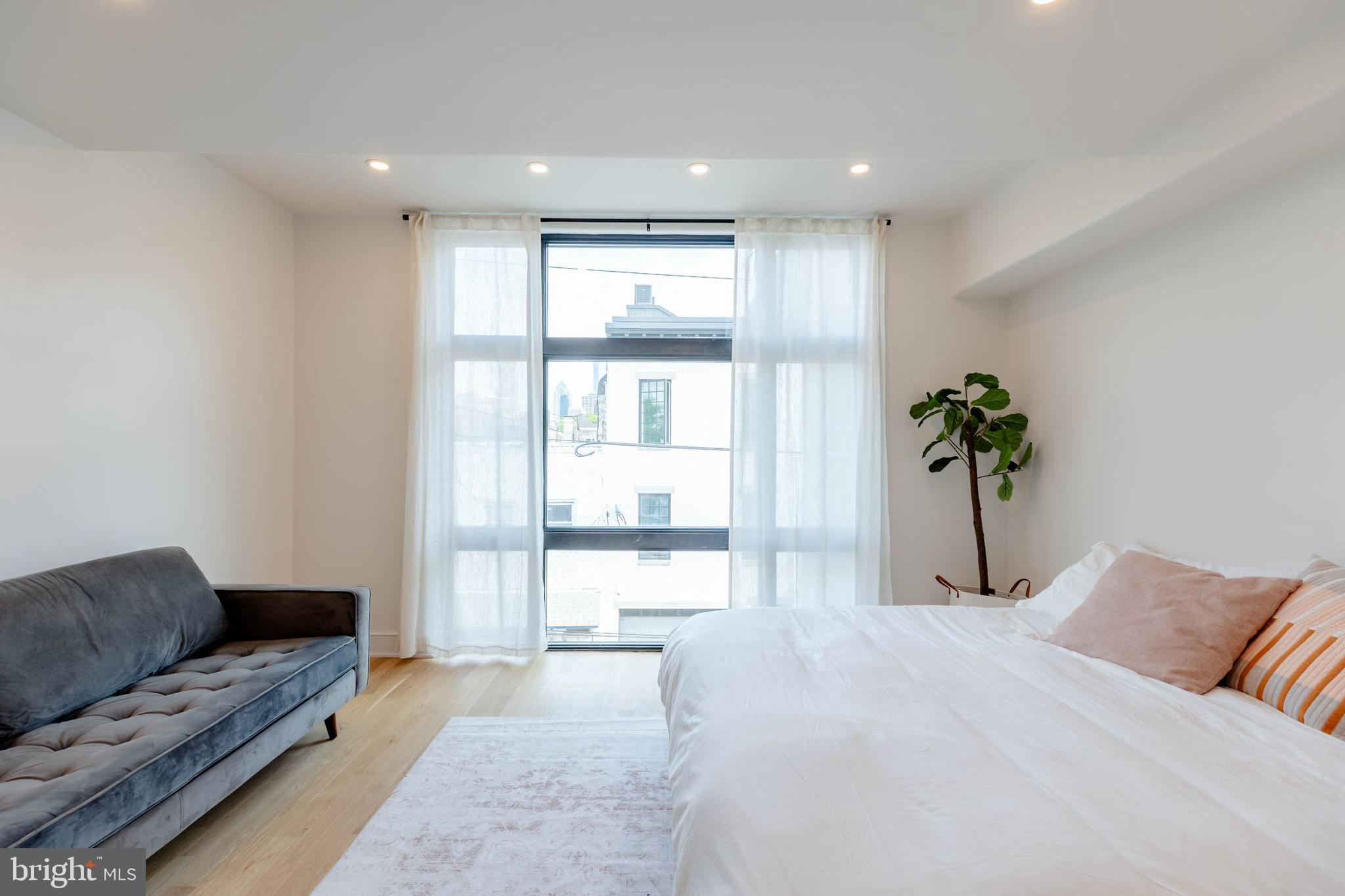 1714 MONTROSE STREET 4