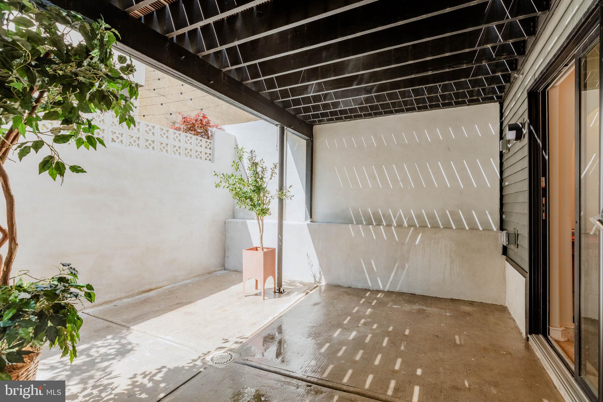 1714 MONTROSE STREET 4