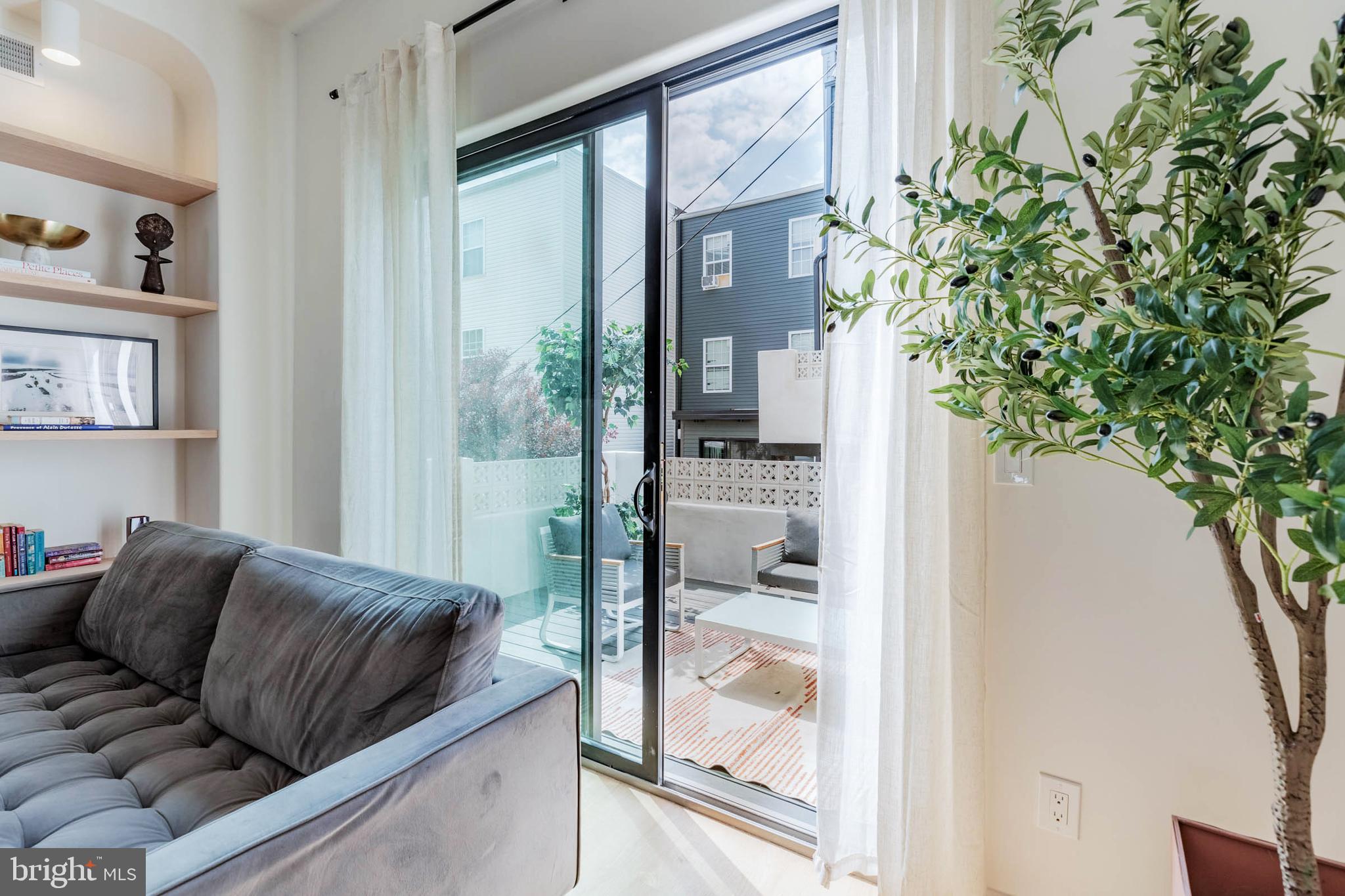 1714 MONTROSE STREET 4