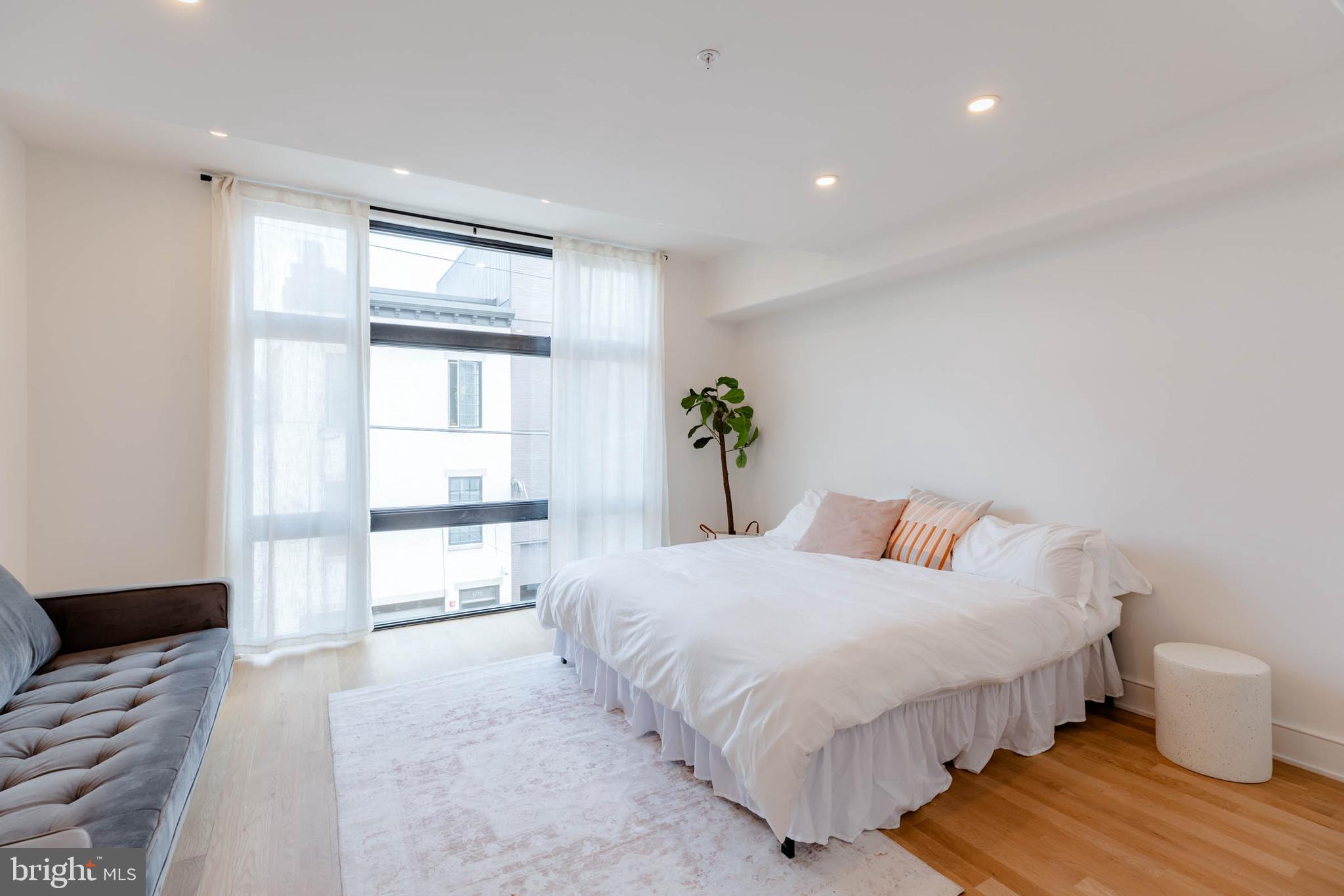 1714 MONTROSE STREET 4