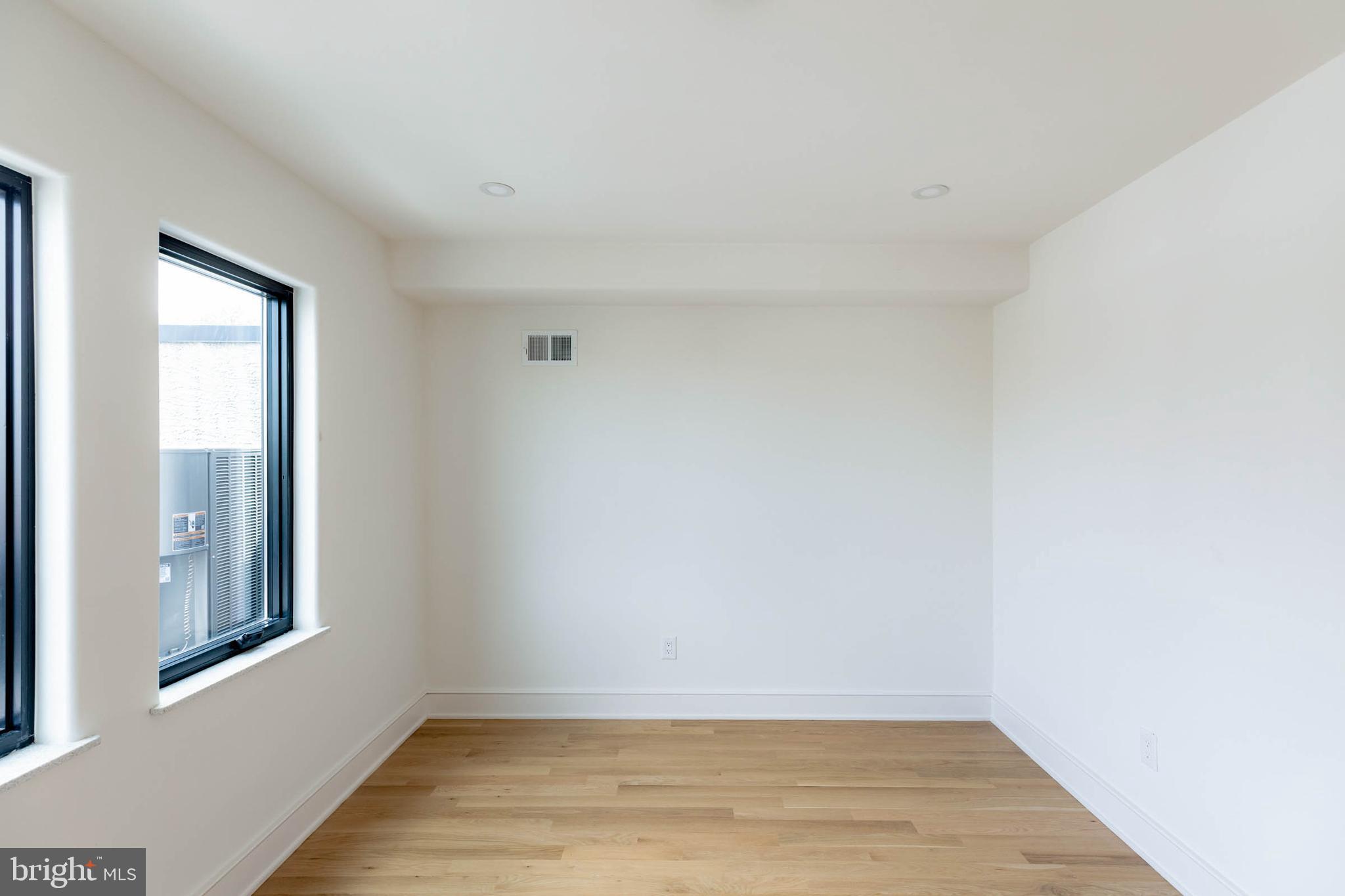 1714 MONTROSE STREET 4