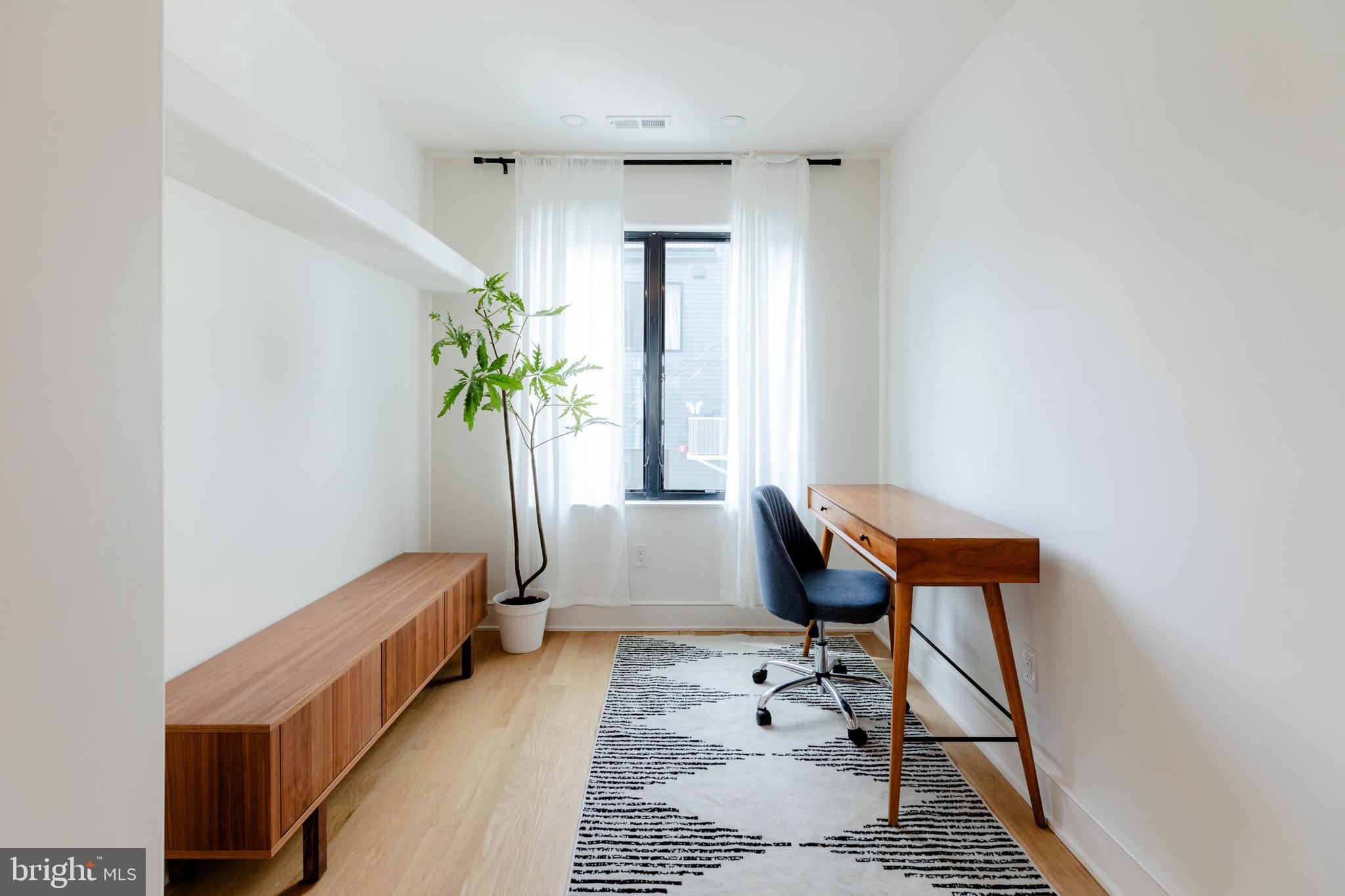 1714 MONTROSE STREET 4