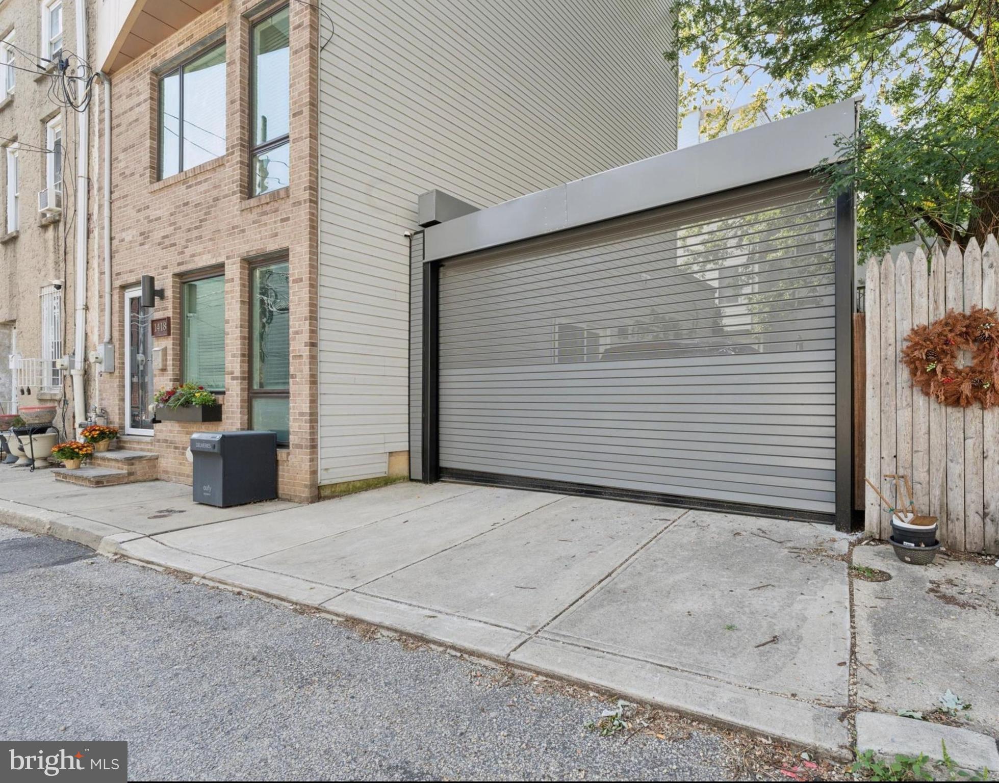 1418-20 N ORIANNA STREET