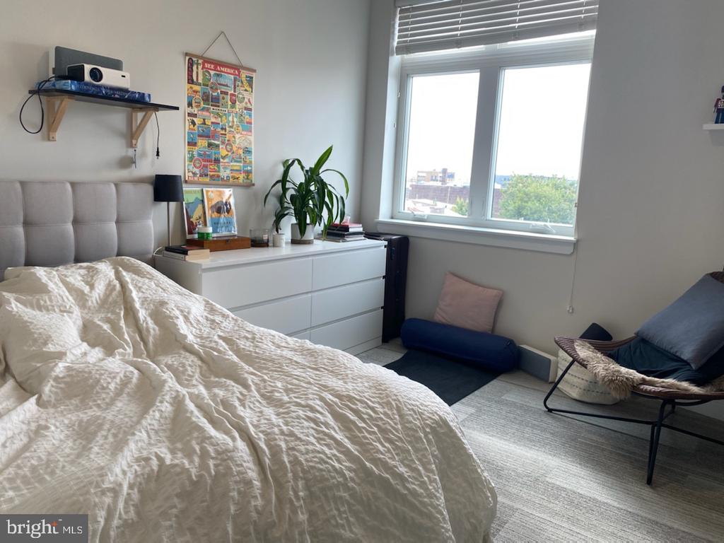 18 W GIRARD AVE 204
