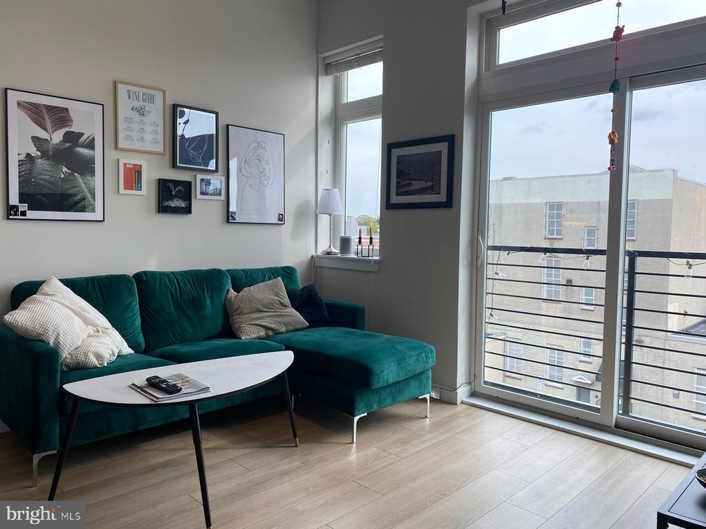 18 W GIRARD AVE 204