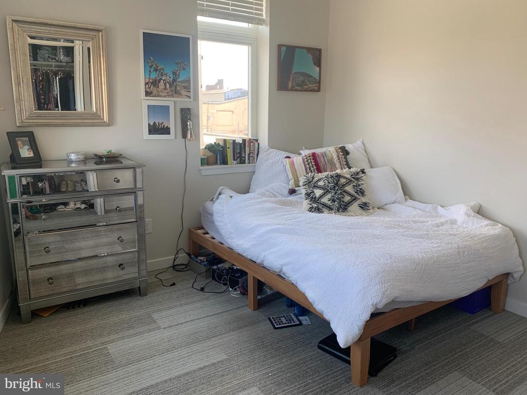 18 W GIRARD AVE 204