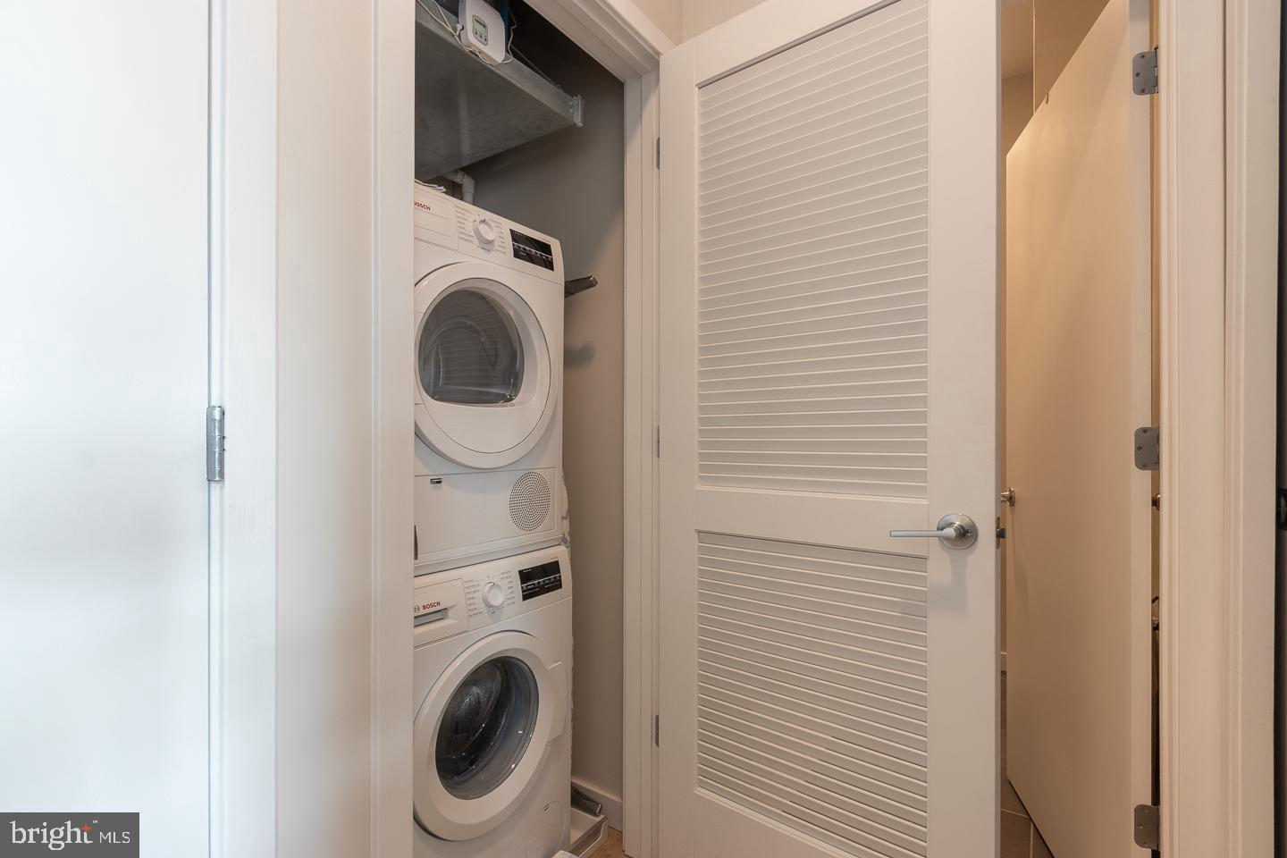 18 W GIRARD AVE 204