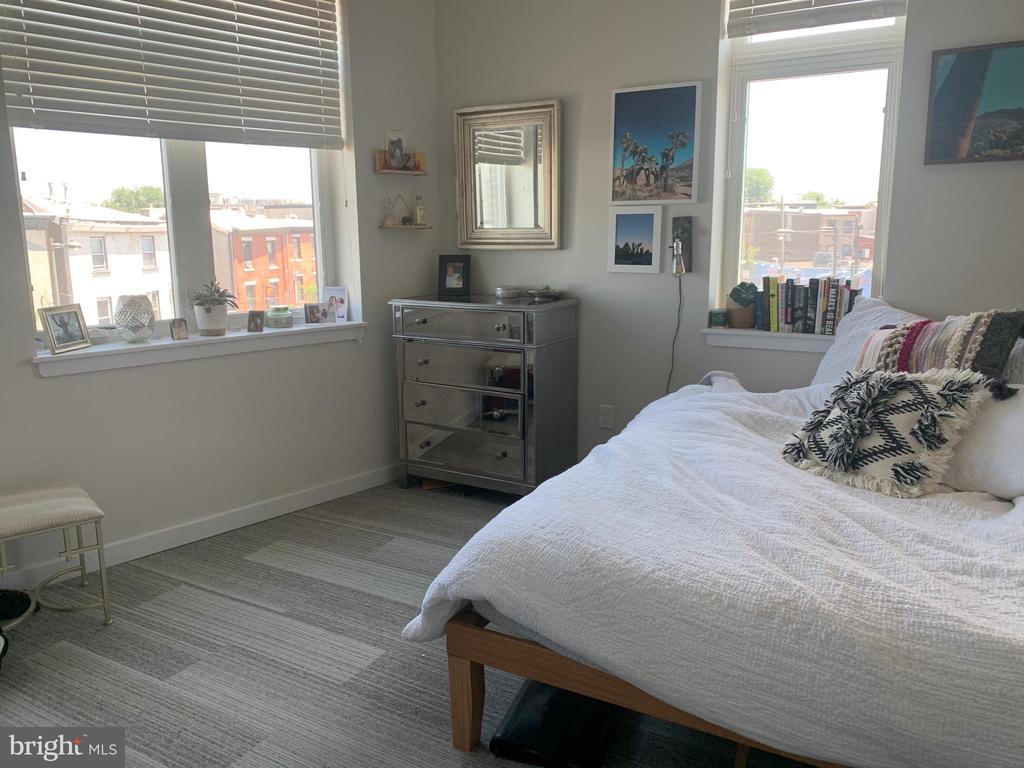 18 W GIRARD AVE 204