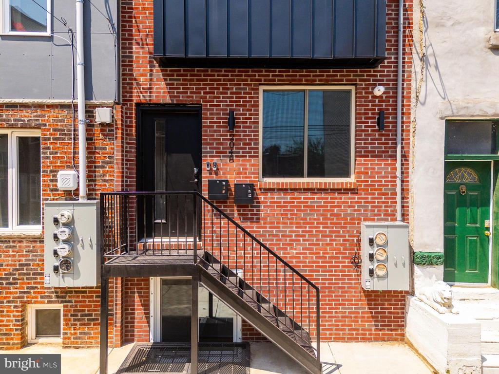 2048 N 3RD STREET