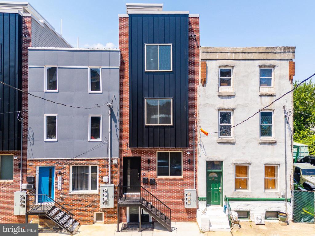2048 N 3RD STREET
