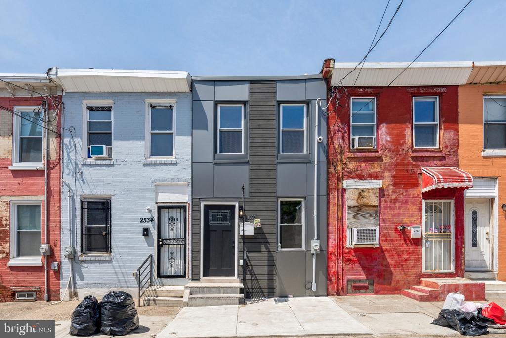 2536 N LEE STREET