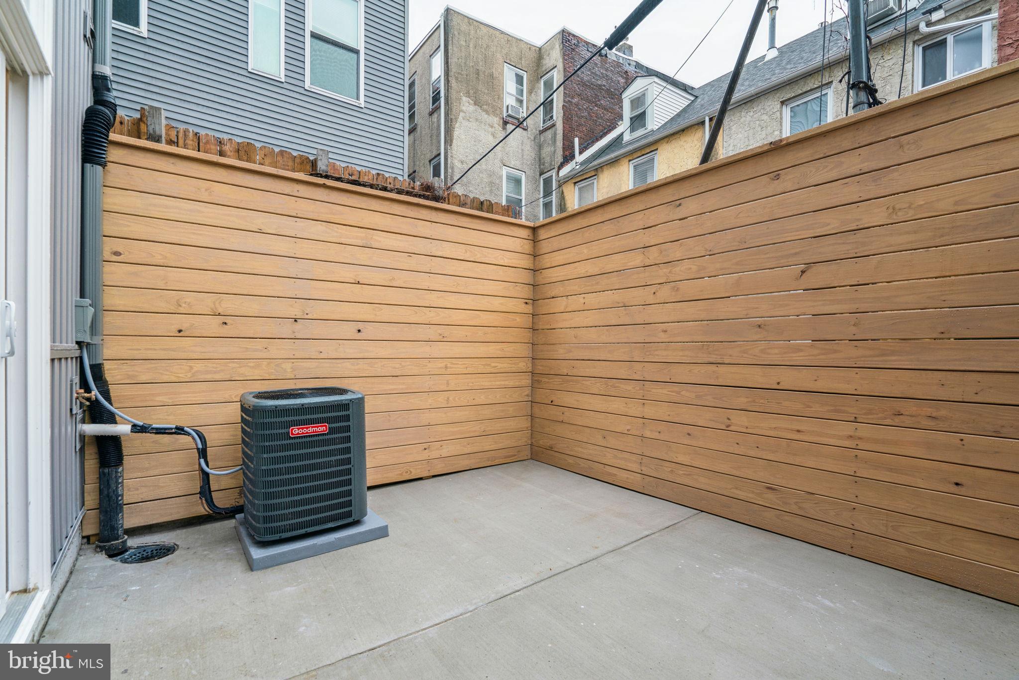 1102 N BODINE STREET