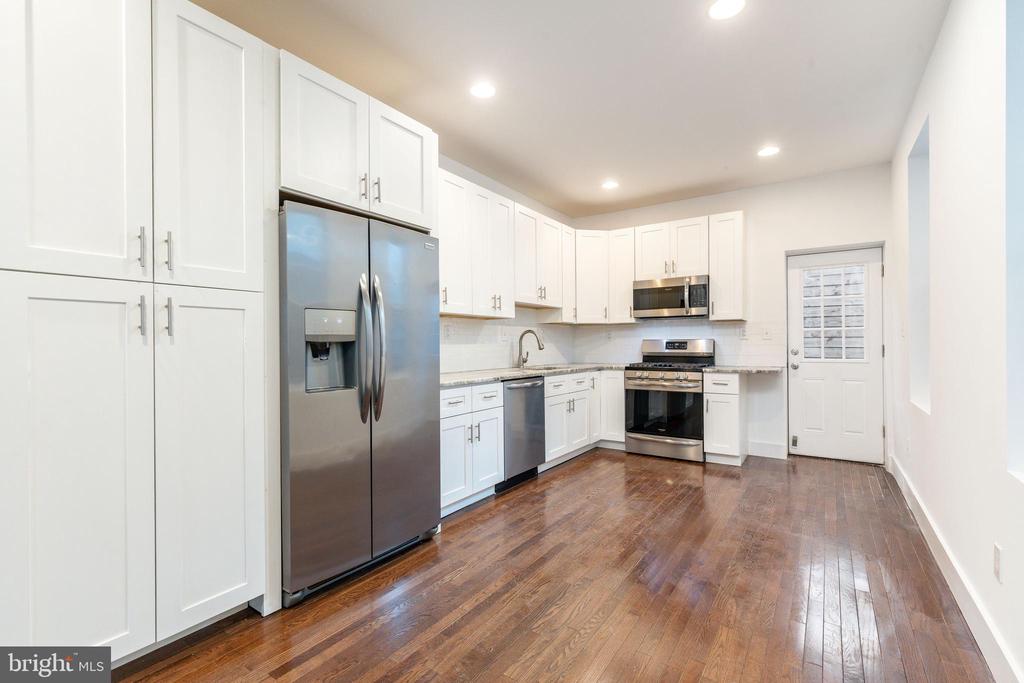 1928 S 15TH STREET