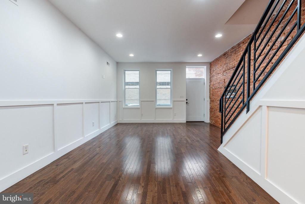 1928 S 15TH STREET