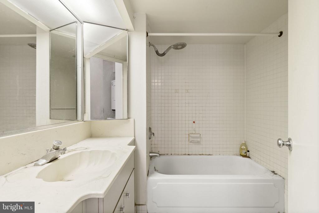 1326 SPRUCE STREET 42 1502