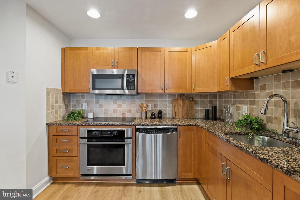 901 N PENN STREET R901